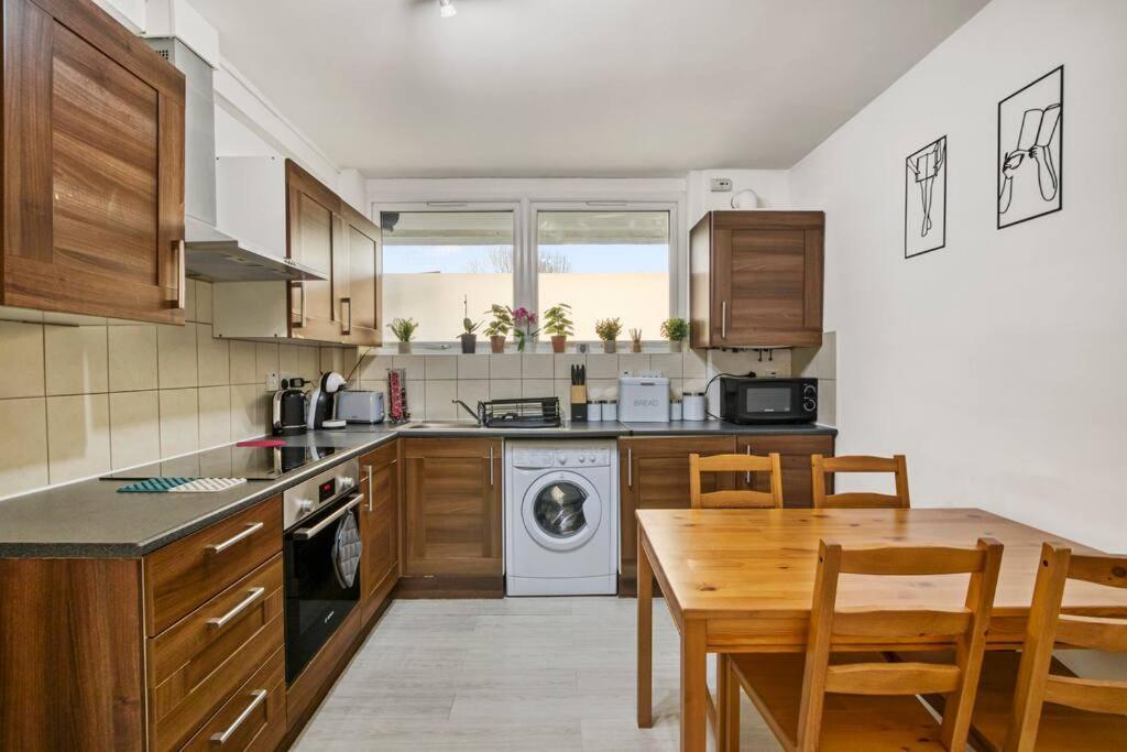 Peaceful 2-Bed South Bank Apartment London Exterior photo